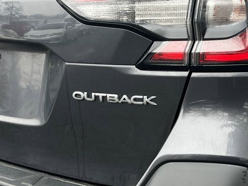 Used 2022 Subaru Outback Premium image 5