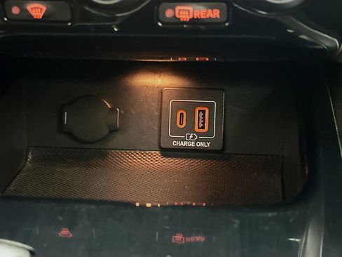 Used 2019 Nissan Pathfinder SV image 24