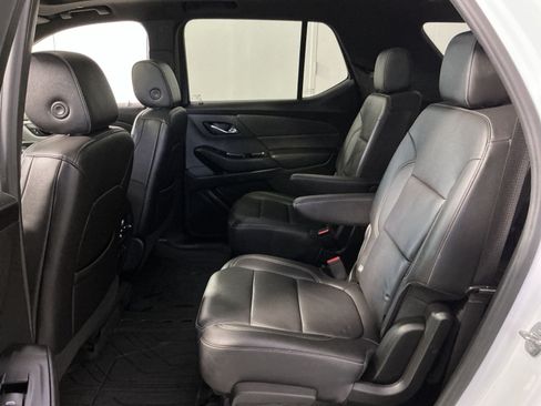 Used 2023 Chevrolet Traverse LT w/ LT Premium Package AWD/4WD image 25