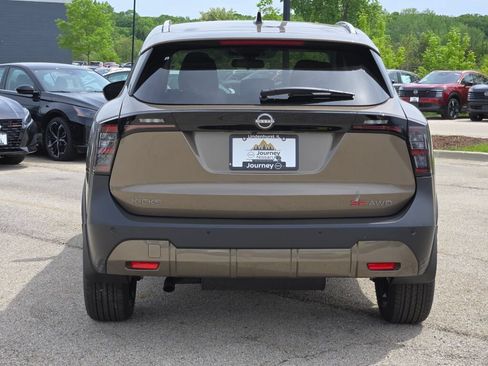 Used 2026 Nissan Kicks SR w/ SR Premium Package AWD/4WD image 12