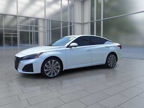 Certified 2025 Nissan Altima 2.5 SL AWD/4WD image 4