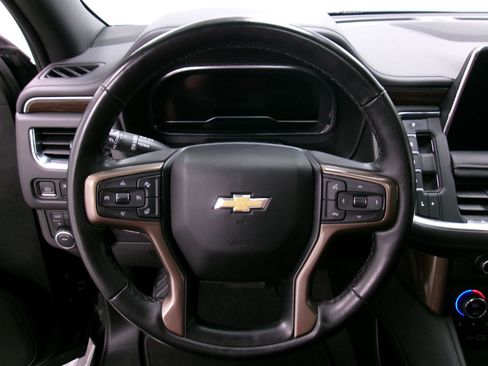 Certified 2023 Chevrolet Suburban High Country AWD/4WD image 6