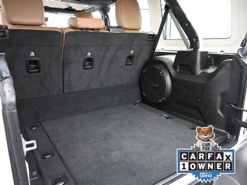 Used 2023 Jeep Wrangler Unlimited Sahara w/ Cold Weather Group image 19