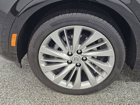 Used 2025 Buick Envision Avenir AWD/4WD image 9