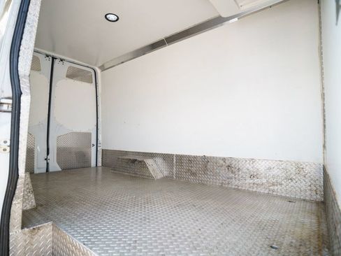 Used 2023 Mercedes-Benz Sprinter 2500 image 17