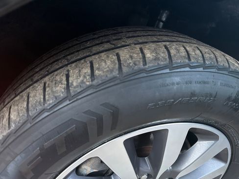 Used 2021 Chrysler Pacifica Touring-L image 29