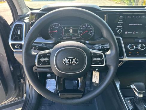 Used 2021 Kia Sorento LX FWD image 24