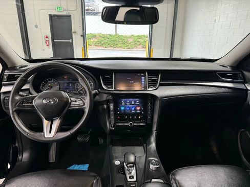 Used 2019 INFINITI QX50 Essential w/ Premium Heat Package image 9