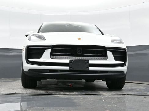 Certified 2025 Porsche Macan image 41