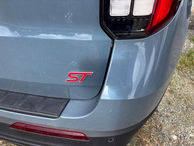 Used 2025 Ford Explorer ST AWD/4WD image 10