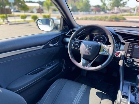 Used 2019 Honda Civic EX image 10
