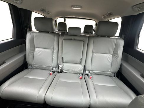 Used 2019 Toyota Sequoia SR5 AWD/4WD image 14