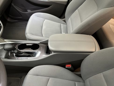 Used 2021 Chevrolet Malibu LT image 35