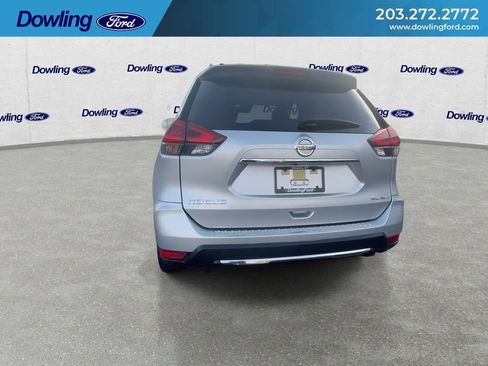 Used 2018 Nissan Rogue SL w/ Premium Package image 7