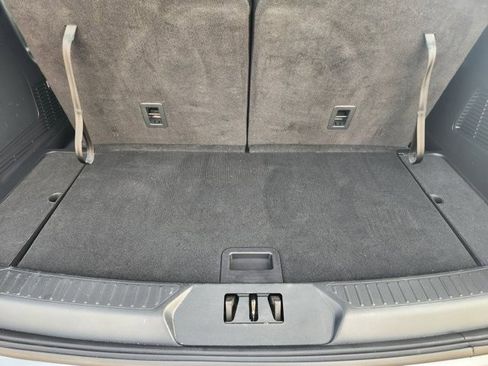 Used 2022 Ford Explorer XLT w/ Equipment Group 202A image 34