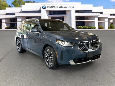 Used 2026 BMW X3 xDrive30i w/ Premium Package AWD/4WD image 3