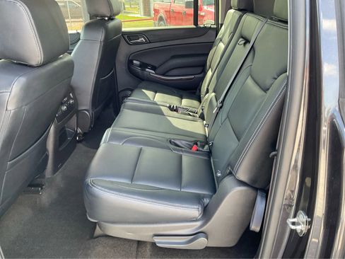 Used 2017 GMC Yukon XL SLE w/ Convenience Package RWD image 10
