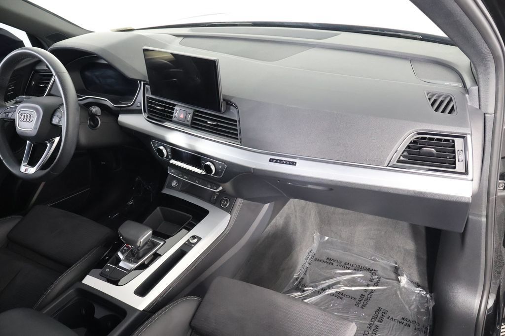 Used 2024 Audi Q5 e Premium Plus AWD/4WD image 9