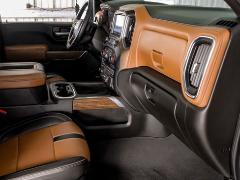 Used 2021 Chevrolet Silverado 2500 High Country w/ Z71 Off-Road Package image 12