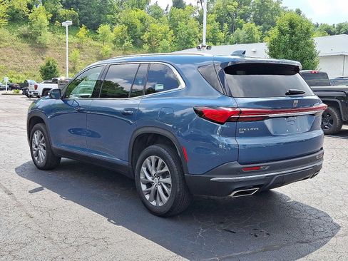 Used 2025 Buick Enclave Preferred AWD/4WD image 4