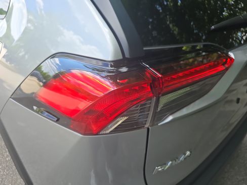 Used 2025 Toyota RAV4 XLE FWD image 35