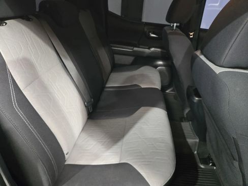 Used 2020 Toyota Tacoma TRD Sport w/ Technology Package image 9