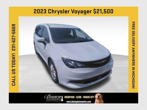 Used 2023 Chrysler Voyager LX FWD image 1