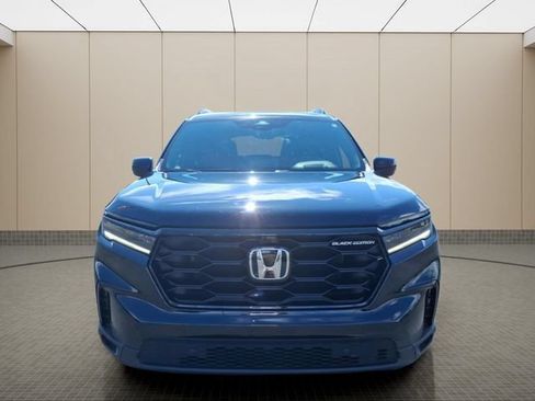 Used 2025 Honda Pilot Black Edition image 4
