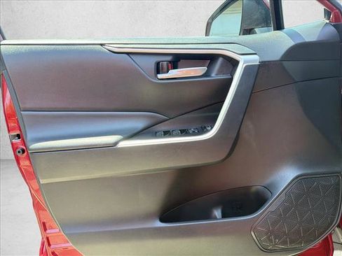 Used 2025 Toyota RAV4 XLE AWD/4WD image 10