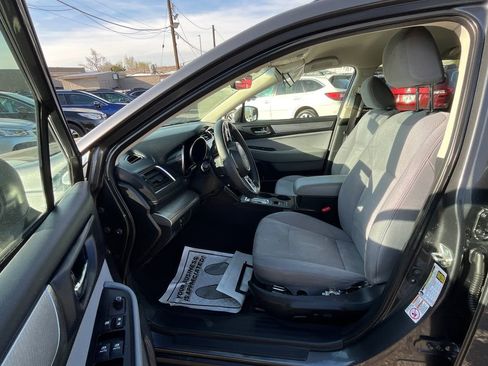 Used 2019 Subaru Outback 2.5i Premium image 18