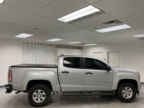 Used 2017 GMC Canyon 2WD Crew Cab w/ Convenience Package image 4