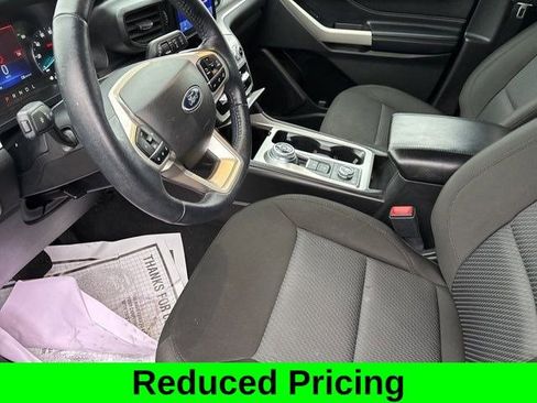 Used 2022 Ford Explorer XLT image 11