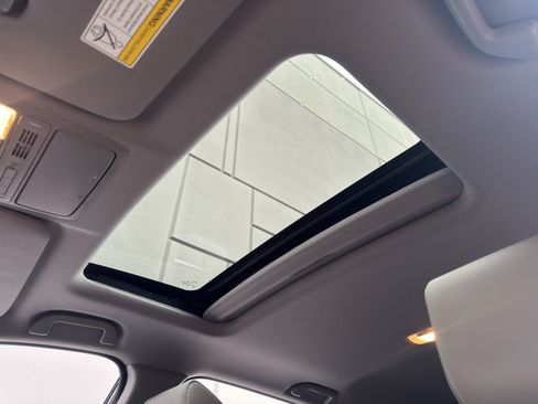 Used 2018 Honda CR-V EX-L image 11