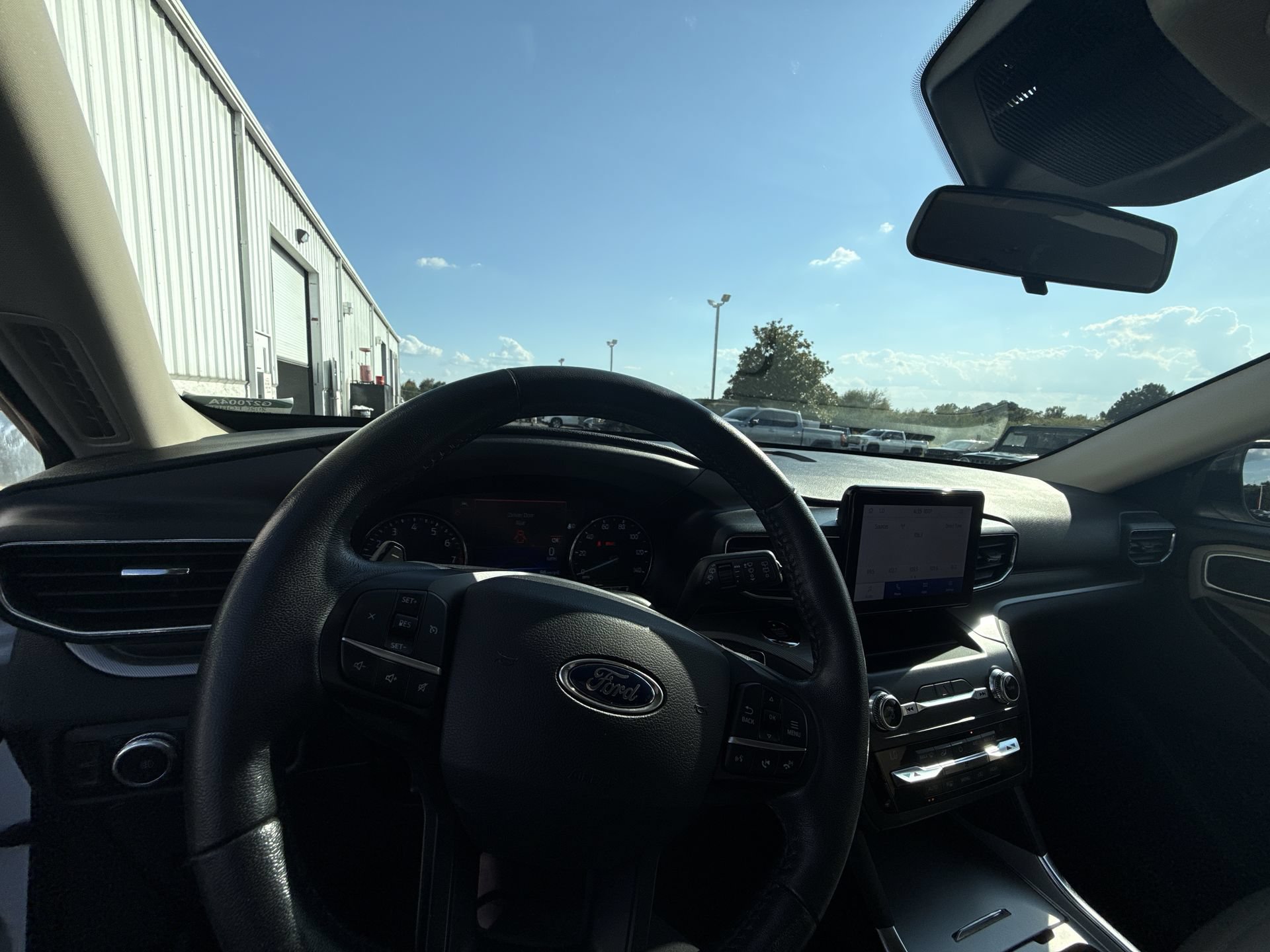 Used 2020 Ford Explorer XLT w/ Equipment Group 202A RWD image 16