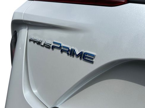 Used 2022 Toyota Prius Prime XLE FWD image 36