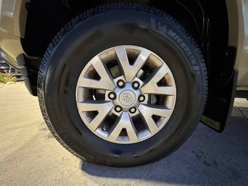 Used 2016 Toyota Tacoma SR5 w/ SR5 Appearance Package (SN) AWD/4WD image 33