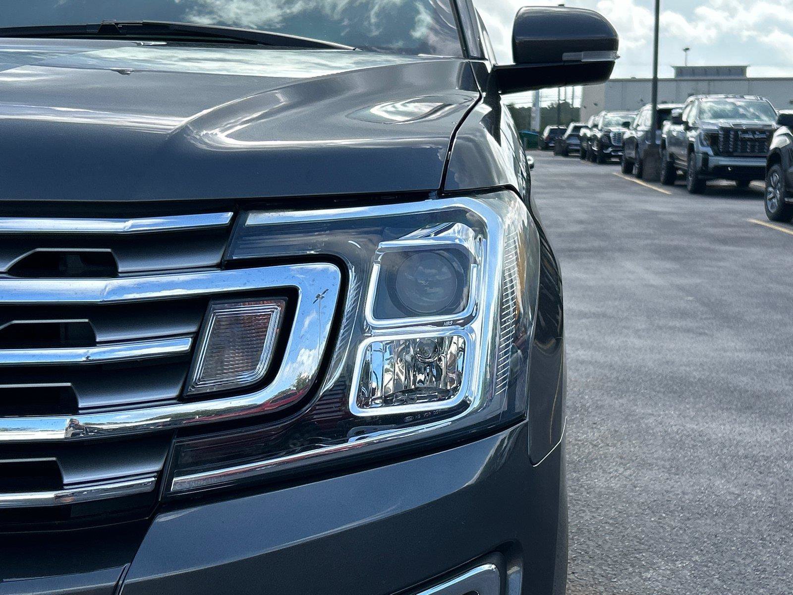 Used 2019 Ford Expedition Limited w/ Equipment Group 301A RWD image 12
