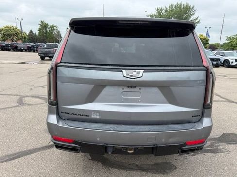 Used 2021 Cadillac Escalade ESV Sport w/ Driver Assist Tech Package AWD/4WD image 9