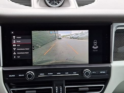 Certified 2021 Porsche Macan Turbo AWD/4WD image 22