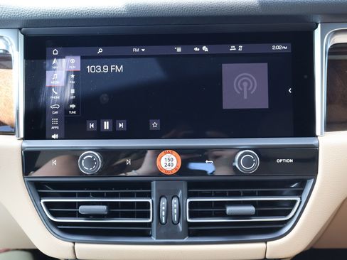 New 2026 Porsche Macan image 19