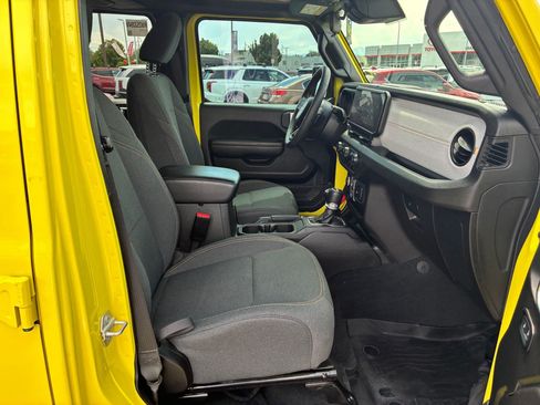 Used 2024 Jeep Wrangler Unlimited Sport AWD/4WD image 31