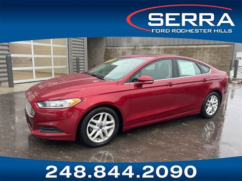 Used 2015 Ford Fusion SE image 1