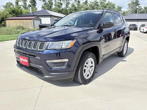 Used 2017 Jeep Compass Sport w/ Cold Weather Group AWD/4WD image 3