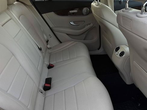 Used 2018 Mercedes-Benz GLC 300 4MATIC image 38