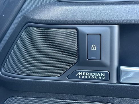 Used 2025 Land Rover Defender 110 V8 image 20