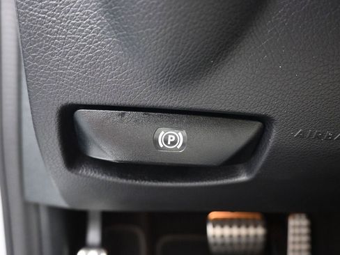 Used 2016 Mercedes-Benz E 350 Sedan w/ Premium Package image 29