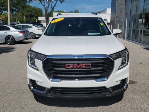 Used 2023 GMC Terrain SLE w/ Driver Convenience Package FWD image 8