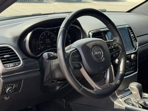 Used 2019 Jeep Grand Cherokee Limited AWD/4WD image 13