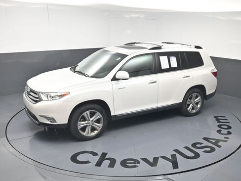 Used 2011 Toyota Highlander Limited w/ Tow Pkg AWD/4WD image 30