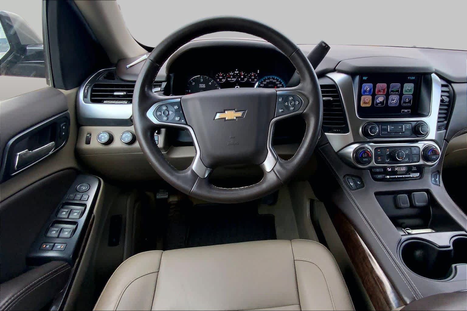 Used 2017 Chevrolet Suburban LT w/ Luxury Package AWD/4WD image 6